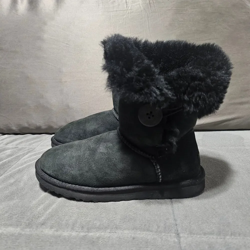 UGG Bailey Button Ankle Boot women US 7 Black Winter Sheepskin